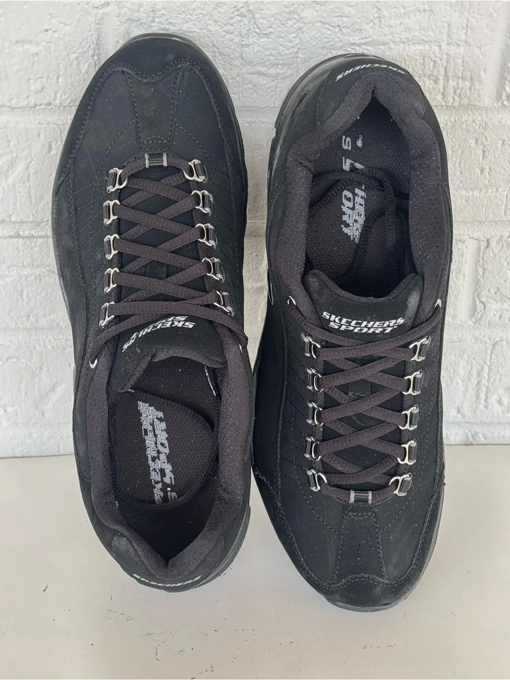 Skechers ✨black synergy